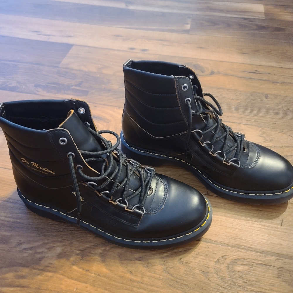 Dr. Martens- Kamin- Size 11